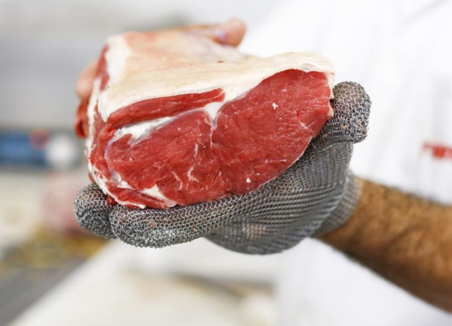 Carnes têm maior alta mensal em 4 anos e puxam inflação de outubro, aponta IBGE